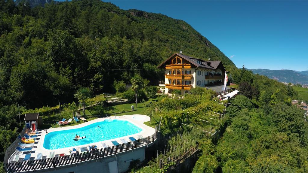 Hotel Tannhof Caldaro Esterno foto